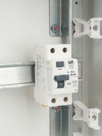 ARMAT Выключатель дифференциального тока R10N 2P 25А 30мА тип A IEK