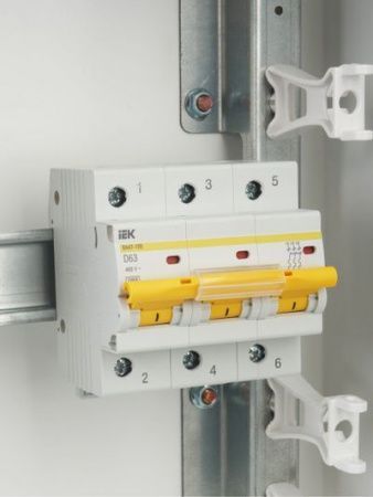 KARAT Автоматический выключатель ВА47-100 3P D 63А 10кА IEK