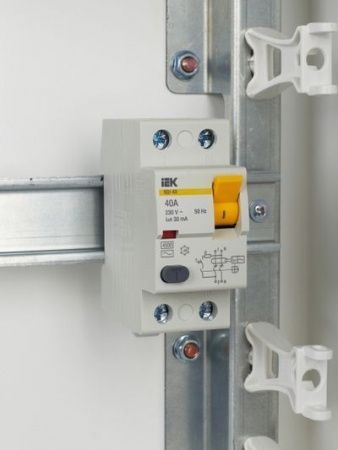 Выключатель дифференциальный (УЗО) ВД1-63 2Р 40А 30мА IEK